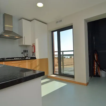 Privilege Folha De Louro With Rooftop Pool, Village Marina - *