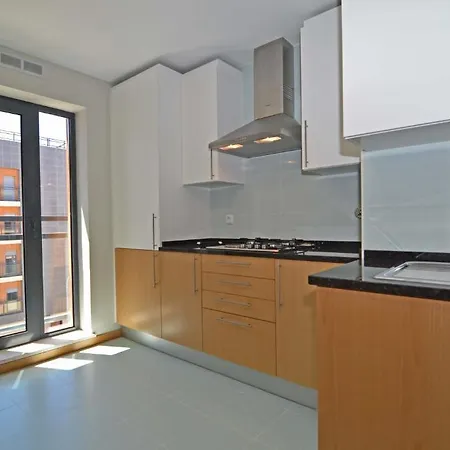 Apartment Privilege Folha De Louro With Rooftop Pool, Village Marina -