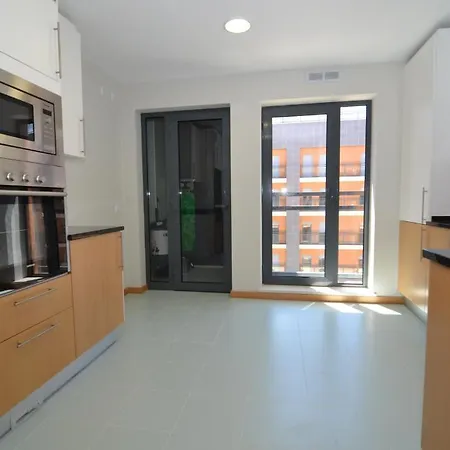 Privilege Folha De Louro With Rooftop Pool, Village Marina - Apartment