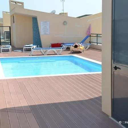 Privilege Folha De Louro With Rooftop Pool, Village Marina - Apartment